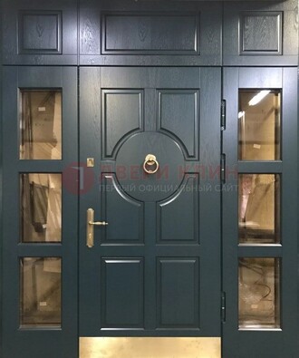 Стальная парадная дверь ДПР-64 со стеклопакетом в Тихвине
