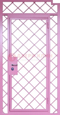 Розовая металлическая решетчатая дверь ДР-15 в Тихвине