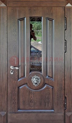 Коричневая уличная дверь со стеклом и ковкой ДСК-107 в Тихвине