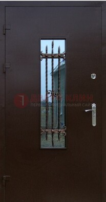 Надежная металлическая дверь со стеклом и ковкой ДСК-47 в Тихвине