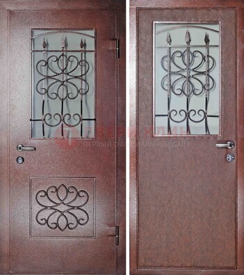 Железная дверь с прозрачным стеклом и ковкой ДСК-85 в кафе в Тихвине