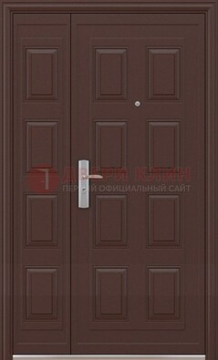 Коричневая железная тамбурная дверь ДТМ-37 в Тихвине