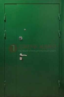 Зеленая распашная тамбурная дверь Порошок ДТМ-47 в Тихвине