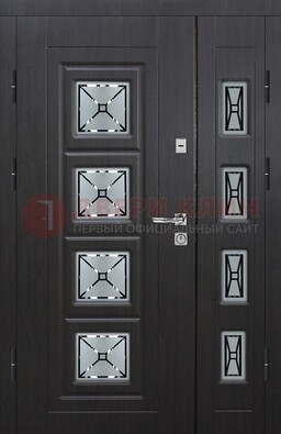 Чёрная двухстворчатая железная дверь с МДФ и витражом ВЖ-35 в Тихвине